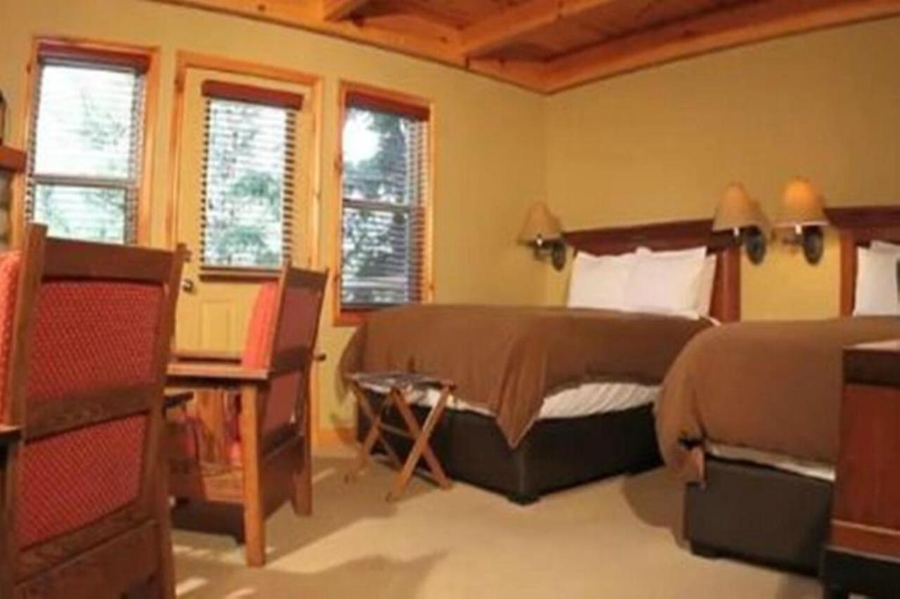 Buffalo Mountain Lodge Banff Zewnętrze zdjęcie