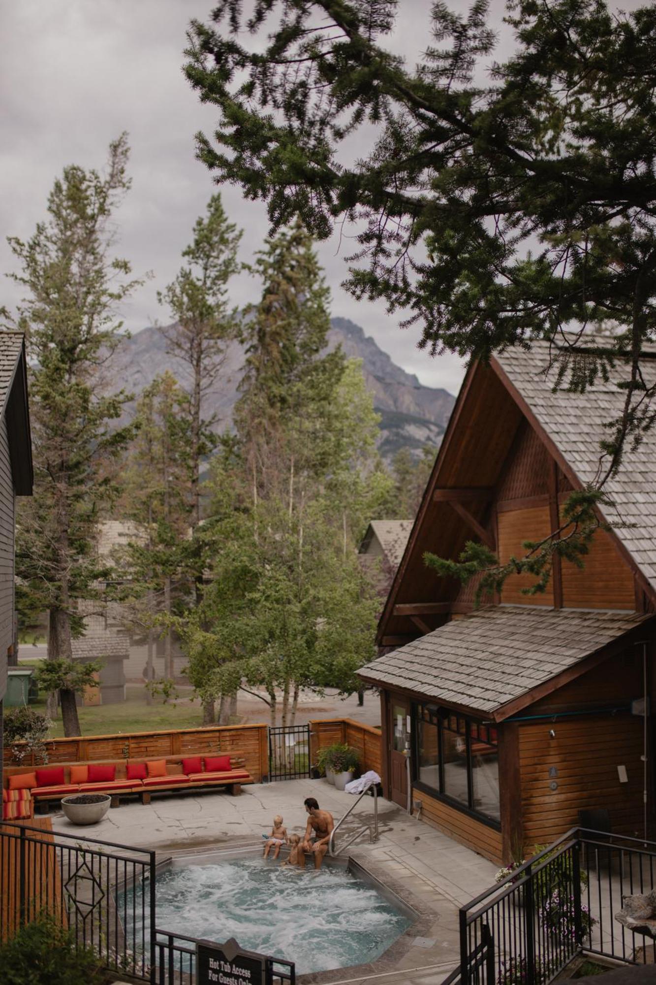 Buffalo Mountain Lodge Banff Zewnętrze zdjęcie